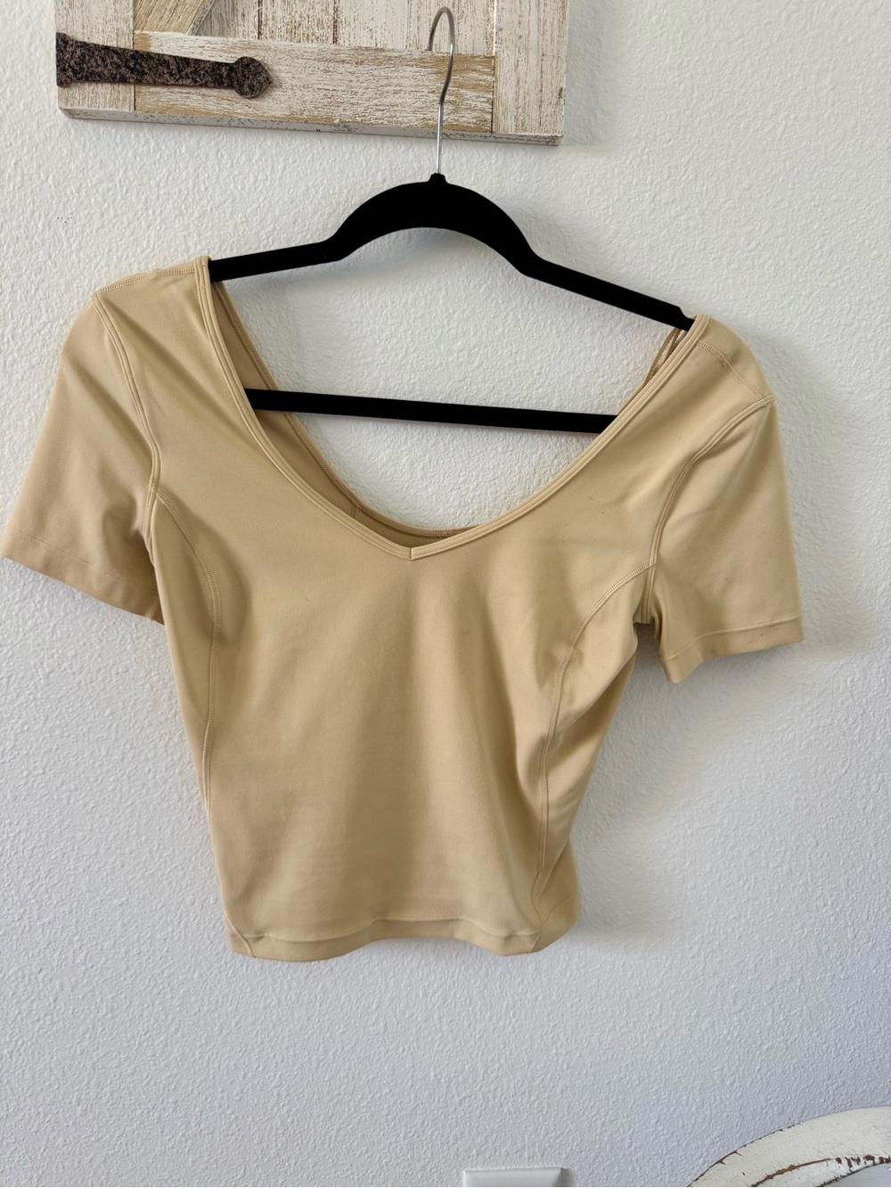 Women's Lululemon butter cream yellow scoop neck top - Picture 2 of 8
